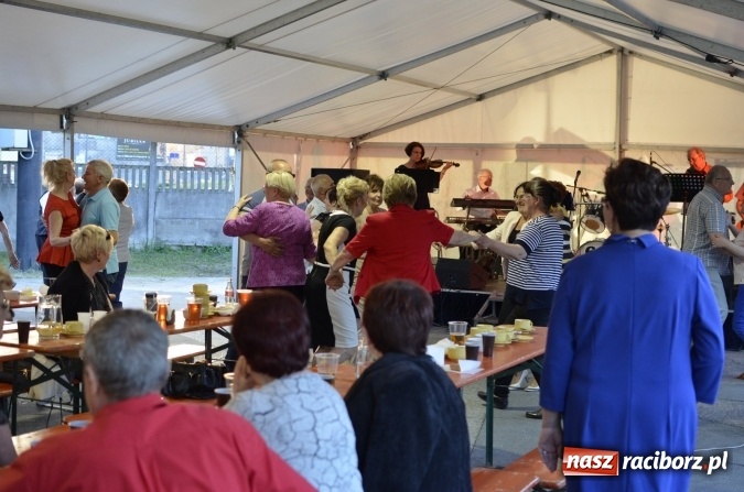 Zdjęcie w galerii na portalu naszraciborz.pl: Raciborski Dzień Seniora oraz 10-lecie działalności grupy Seniorzy ZPiT Strzecha wiadomości z regionu