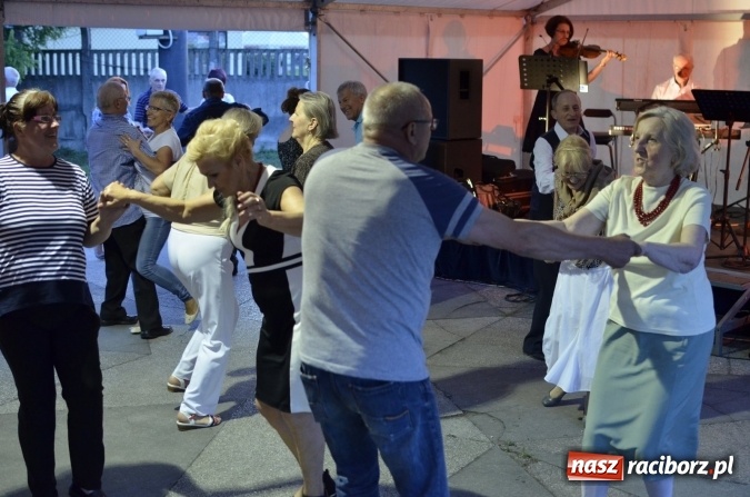 Zdjęcie w galerii na portalu naszraciborz.pl: Raciborski Dzień Seniora oraz 10-lecie działalności grupy Seniorzy ZPiT Strzecha wiadomości z regionu