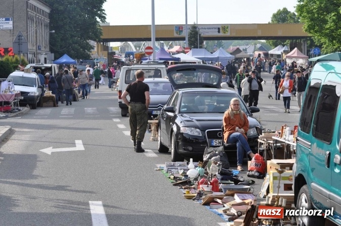 Zdjęcie w galerii na portalu naszraciborz.pl: Rekordowa liczba stoisk na Jarmarku na Granicy w Chałupkach!  wiadomości z regionu