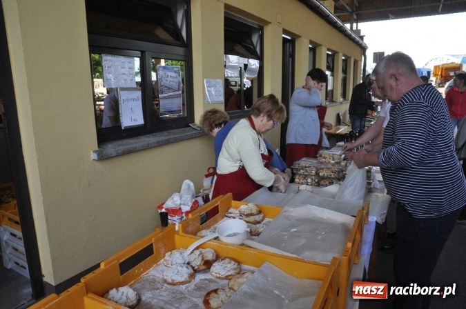 Zdjęcie w galerii na portalu naszraciborz.pl: Rekordowa liczba stoisk na Jarmarku na Granicy w Chałupkach!  wiadomości z regionu