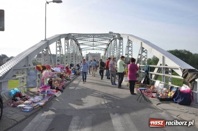 Zdjęcie w galerii na portalu naszraciborz.pl: Rekordowa liczba stoisk na Jarmarku na Granicy w Chałupkach!  wiadomości z regionu