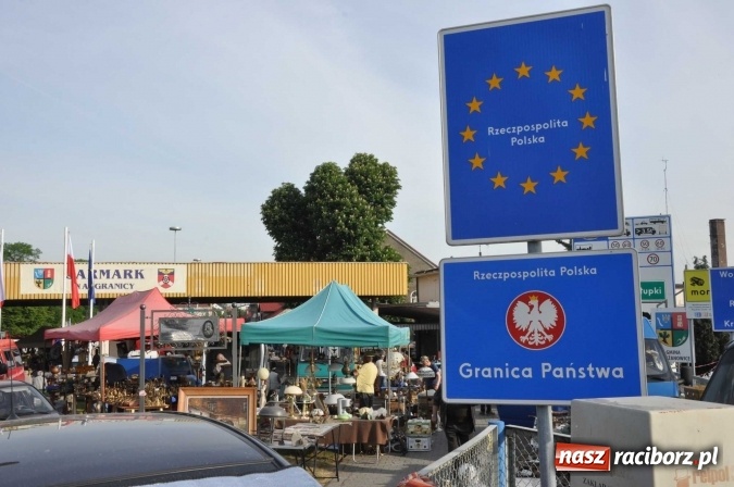 Zdjęcie w galerii na portalu naszraciborz.pl: Rekordowa liczba stoisk na Jarmarku na Granicy w Chałupkach!  wiadomości z regionu