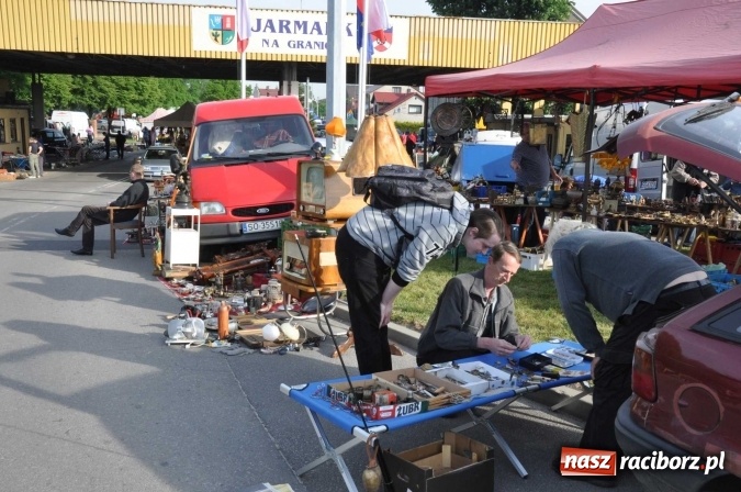 Zdjęcie w galerii na portalu naszraciborz.pl: Rekordowa liczba stoisk na Jarmarku na Granicy w Chałupkach!  wiadomości z regionu