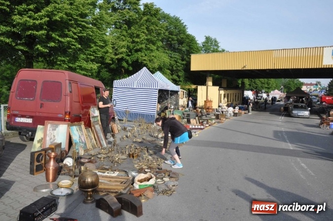 Zdjęcie w galerii na portalu naszraciborz.pl: Rekordowa liczba stoisk na Jarmarku na Granicy w Chałupkach!  wiadomości z regionu