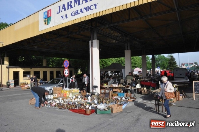 Zdjęcie w galerii na portalu naszraciborz.pl: Rekordowa liczba stoisk na Jarmarku na Granicy w Chałupkach!  wiadomości z regionu
