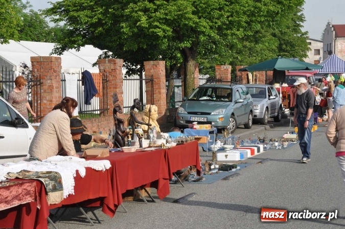 Zdjęcie w galerii na portalu naszraciborz.pl: Rekordowa liczba stoisk na Jarmarku na Granicy w Chałupkach!  wiadomości z regionu
