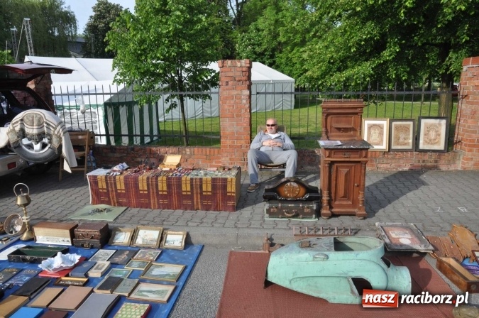 Zdjęcie w galerii na portalu naszraciborz.pl: Rekordowa liczba stoisk na Jarmarku na Granicy w Chałupkach!  wiadomości z regionu