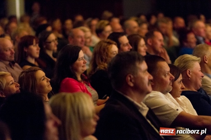 Zdjęcie w galerii na portalu naszraciborz.pl: MĘŻCZYZNA IDEALNY na deskach RCK wiadomości z regionu