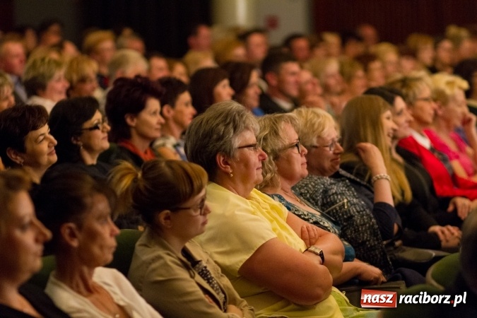 Zdjęcie w galerii na portalu naszraciborz.pl: MĘŻCZYZNA IDEALNY na deskach RCK wiadomości z regionu