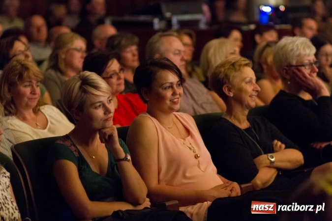 Zdjęcie w galerii na portalu naszraciborz.pl: MĘŻCZYZNA IDEALNY na deskach RCK wiadomości z regionu