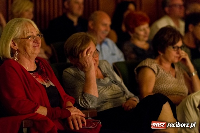 Zdjęcie w galerii na portalu naszraciborz.pl: MĘŻCZYZNA IDEALNY na deskach RCK wiadomości z regionu