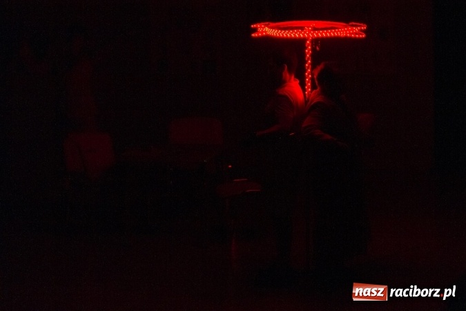 Zdjęcie w galerii na portalu naszraciborz.pl: MĘŻCZYZNA IDEALNY na deskach RCK wiadomości z regionu