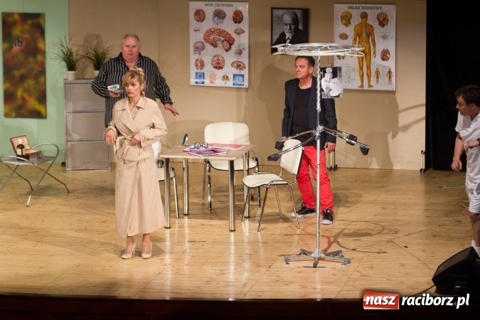 Zdjęcie w galerii na portalu naszraciborz.pl: MĘŻCZYZNA IDEALNY na deskach RCK wiadomości z regionu