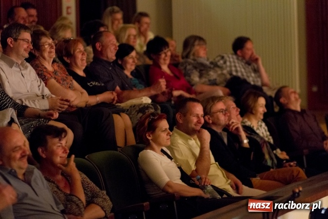 Zdjęcie w galerii na portalu naszraciborz.pl: MĘŻCZYZNA IDEALNY na deskach RCK wiadomości z regionu