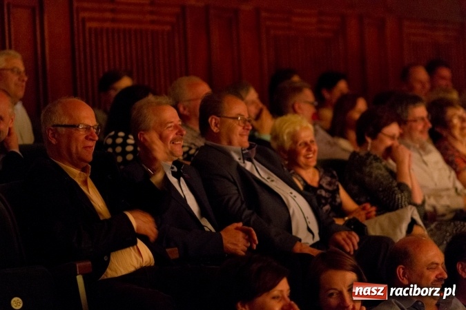 Zdjęcie w galerii na portalu naszraciborz.pl: MĘŻCZYZNA IDEALNY na deskach RCK wiadomości z regionu