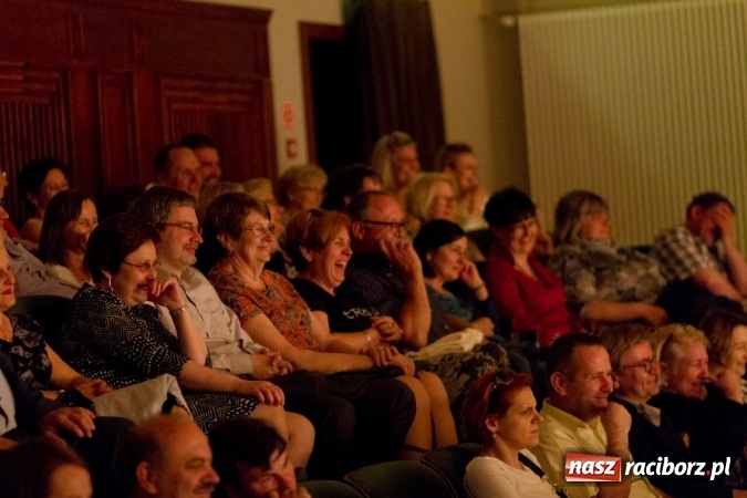 Zdjęcie w galerii na portalu naszraciborz.pl: MĘŻCZYZNA IDEALNY na deskach RCK wiadomości z regionu