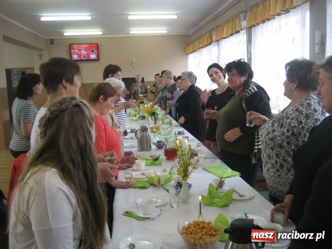 Zdjęcie w galerii na portalu naszraciborz.pl: Najmilejsza w życiu jest mi mama wiadomości z regionu