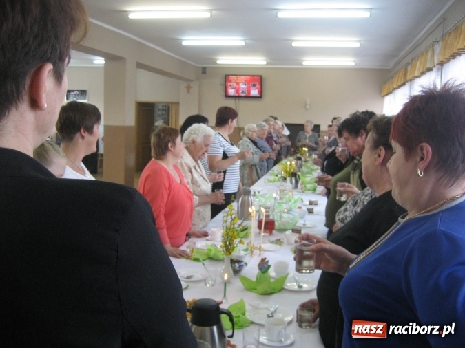 Zdjęcie w galerii na portalu naszraciborz.pl: Najmilejsza w życiu jest mi mama wiadomości z regionu