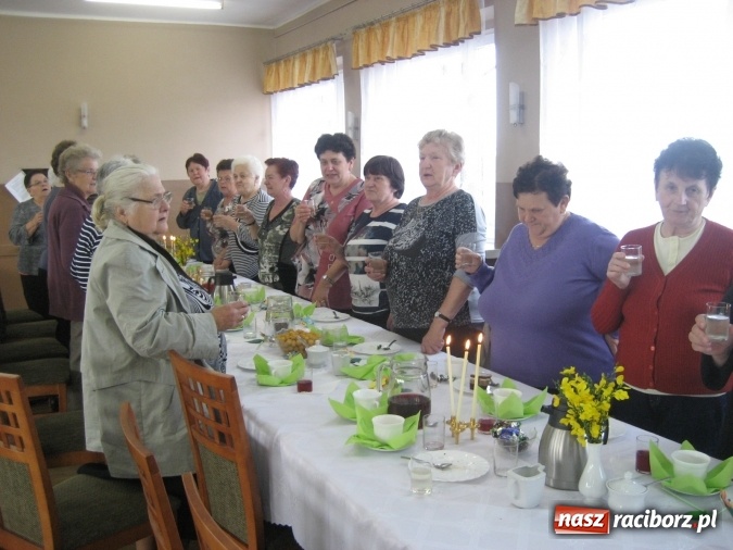 Zdjęcie w galerii na portalu naszraciborz.pl: Najmilejsza w życiu jest mi mama wiadomości z regionu
