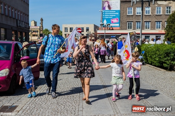 Zdjęcie w galerii na portalu naszraciborz.pl: Marsz dla Życia i Rodziny przeszedł ulicami Raciborza wiadomości z regionu