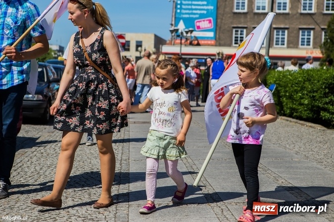 Zdjęcie w galerii na portalu naszraciborz.pl: Marsz dla Życia i Rodziny przeszedł ulicami Raciborza wiadomości z regionu