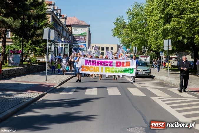 Zdjęcie w galerii na portalu naszraciborz.pl: Marsz dla Życia i Rodziny przeszedł ulicami Raciborza wiadomości z regionu