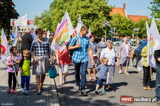 Zdjęcie w galerii na portalu naszraciborz.pl: Marsz dla Życia i Rodziny przeszedł ulicami Raciborza wiadomości z regionu