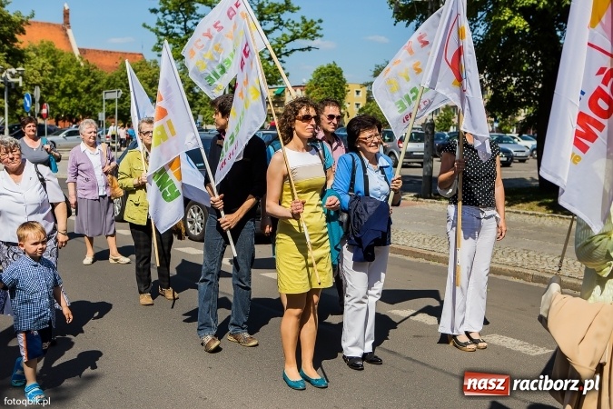 Zdjęcie w galerii na portalu naszraciborz.pl: Marsz dla Życia i Rodziny przeszedł ulicami Raciborza wiadomości z regionu