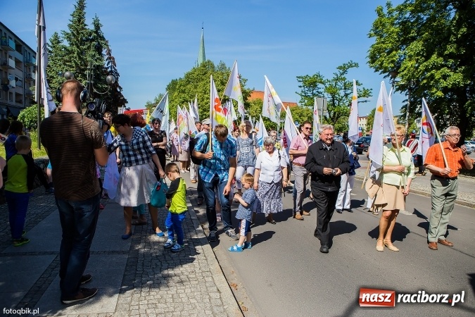 Zdjęcie w galerii na portalu naszraciborz.pl: Marsz dla Życia i Rodziny przeszedł ulicami Raciborza wiadomości z regionu