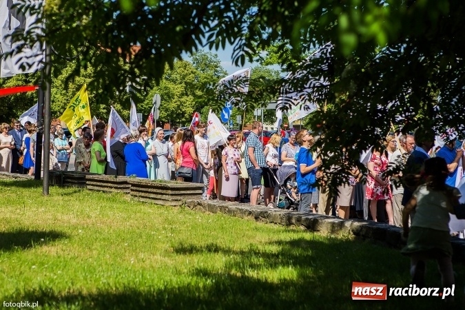 Zdjęcie w galerii na portalu naszraciborz.pl: Marsz dla Życia i Rodziny przeszedł ulicami Raciborza wiadomości z regionu