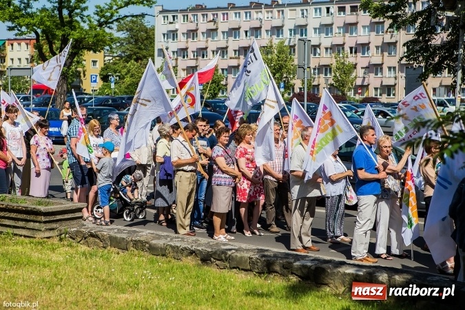 Zdjęcie w galerii na portalu naszraciborz.pl: Marsz dla Życia i Rodziny przeszedł ulicami Raciborza wiadomości z regionu