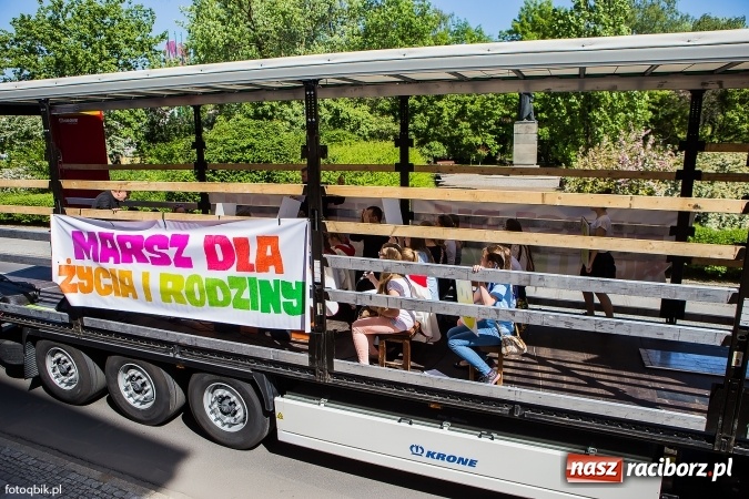 Zdjęcie w galerii na portalu naszraciborz.pl: Marsz dla Życia i Rodziny przeszedł ulicami Raciborza wiadomości z regionu