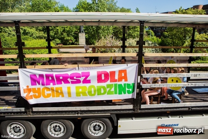 Zdjęcie w galerii na portalu naszraciborz.pl: Marsz dla Życia i Rodziny przeszedł ulicami Raciborza wiadomości z regionu