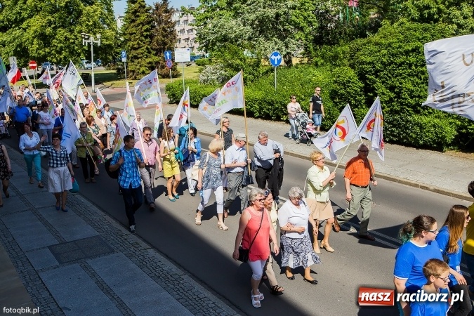 Zdjęcie w galerii na portalu naszraciborz.pl: Marsz dla Życia i Rodziny przeszedł ulicami Raciborza wiadomości z regionu