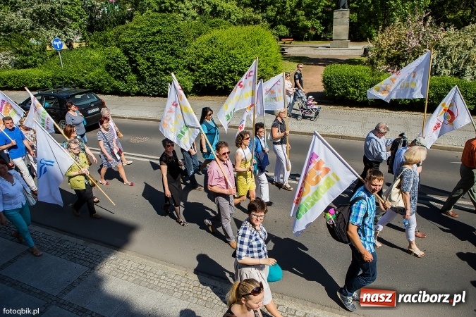 Zdjęcie w galerii na portalu naszraciborz.pl: Marsz dla Życia i Rodziny przeszedł ulicami Raciborza wiadomości z regionu