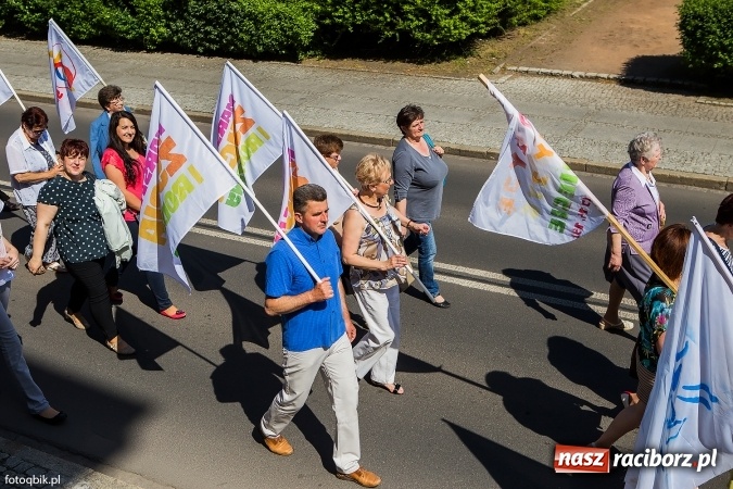 Zdjęcie w galerii na portalu naszraciborz.pl: Marsz dla Życia i Rodziny przeszedł ulicami Raciborza wiadomości z regionu