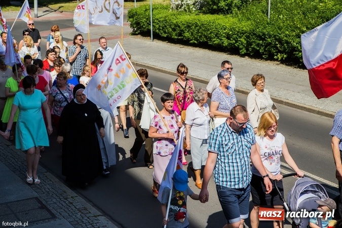 Zdjęcie w galerii na portalu naszraciborz.pl: Marsz dla Życia i Rodziny przeszedł ulicami Raciborza wiadomości z regionu