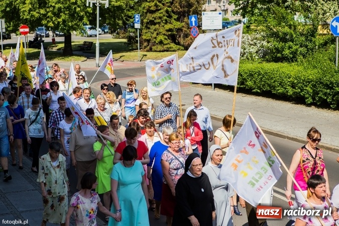 Zdjęcie w galerii na portalu naszraciborz.pl: Marsz dla Życia i Rodziny przeszedł ulicami Raciborza wiadomości z regionu