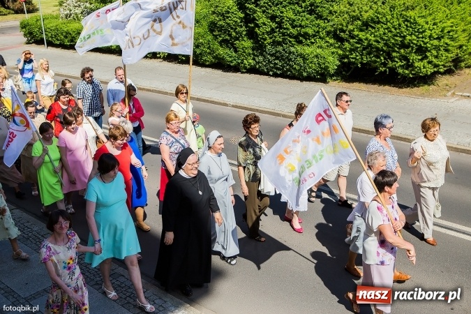 Zdjęcie w galerii na portalu naszraciborz.pl: Marsz dla Życia i Rodziny przeszedł ulicami Raciborza wiadomości z regionu