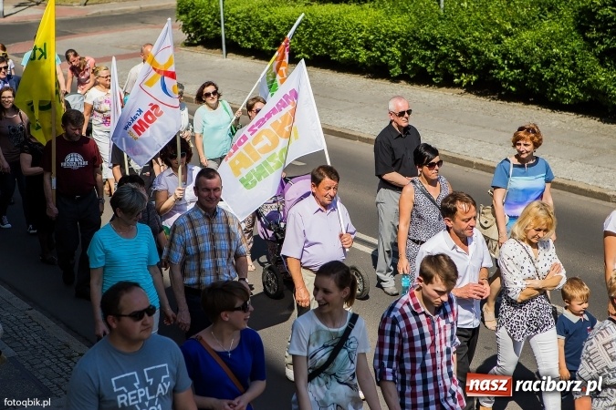 Zdjęcie w galerii na portalu naszraciborz.pl: Marsz dla Życia i Rodziny przeszedł ulicami Raciborza wiadomości z regionu