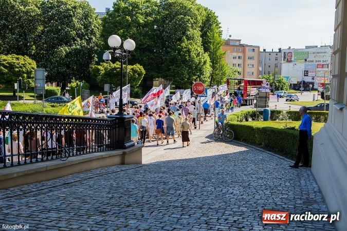 Zdjęcie w galerii na portalu naszraciborz.pl: Marsz dla Życia i Rodziny przeszedł ulicami Raciborza wiadomości z regionu