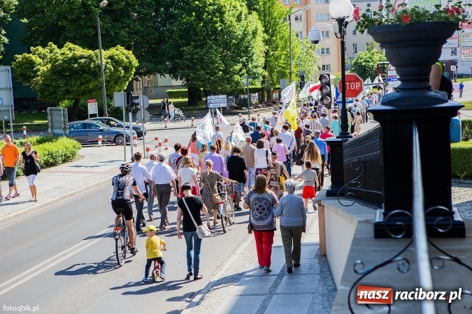 Zdjęcie w galerii na portalu naszraciborz.pl: Marsz dla Życia i Rodziny przeszedł ulicami Raciborza wiadomości z regionu