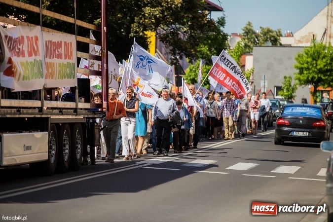 Zdjęcie w galerii na portalu naszraciborz.pl: Marsz dla Życia i Rodziny przeszedł ulicami Raciborza wiadomości z regionu