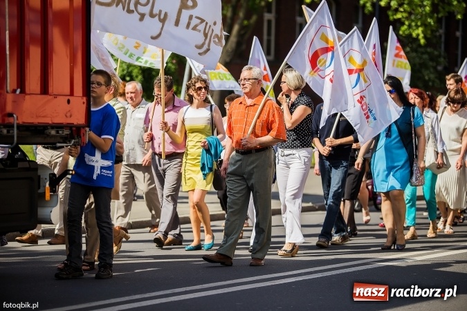 Zdjęcie w galerii na portalu naszraciborz.pl: Marsz dla Życia i Rodziny przeszedł ulicami Raciborza wiadomości z regionu