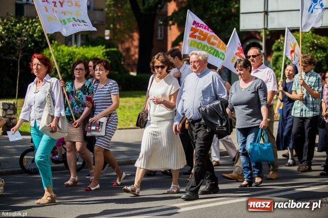 Zdjęcie w galerii na portalu naszraciborz.pl: Marsz dla Życia i Rodziny przeszedł ulicami Raciborza wiadomości z regionu