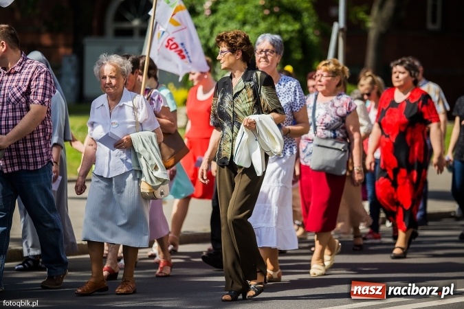 Zdjęcie w galerii na portalu naszraciborz.pl: Marsz dla Życia i Rodziny przeszedł ulicami Raciborza wiadomości z regionu
