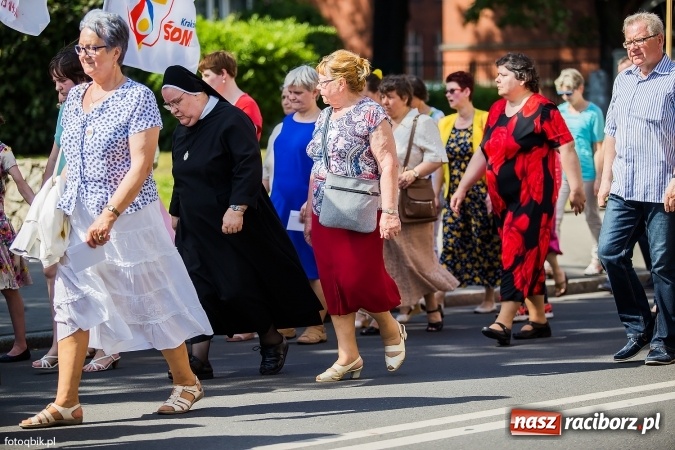 Zdjęcie w galerii na portalu naszraciborz.pl: Marsz dla Życia i Rodziny przeszedł ulicami Raciborza wiadomości z regionu