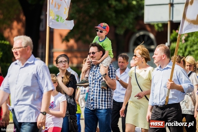Zdjęcie w galerii na portalu naszraciborz.pl: Marsz dla Życia i Rodziny przeszedł ulicami Raciborza wiadomości z regionu
