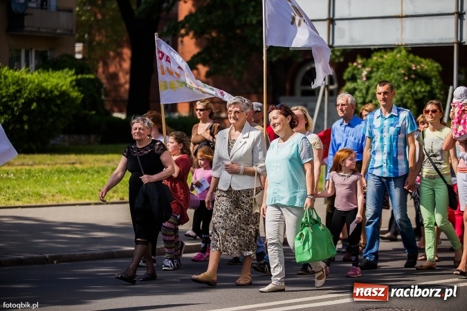 Zdjęcie w galerii na portalu naszraciborz.pl: Marsz dla Życia i Rodziny przeszedł ulicami Raciborza wiadomości z regionu