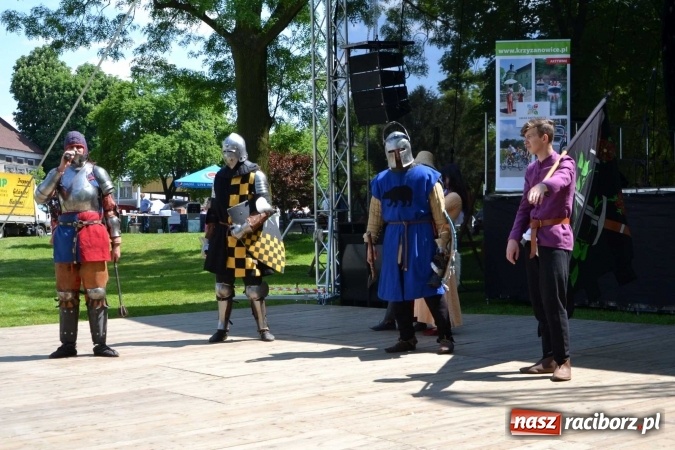 Zdjęcie w galerii na portalu naszraciborz.pl: Udana majówka pod zamkiem w Chałupkach wiadomości z regionu